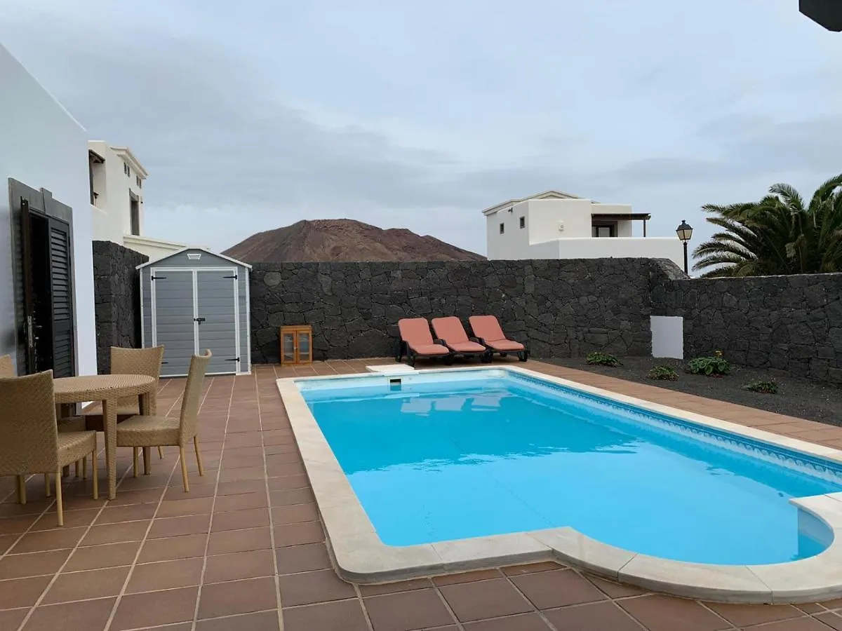 Villa Denise Yaiza  0*, Yaiza (Lanzarote) Spanje